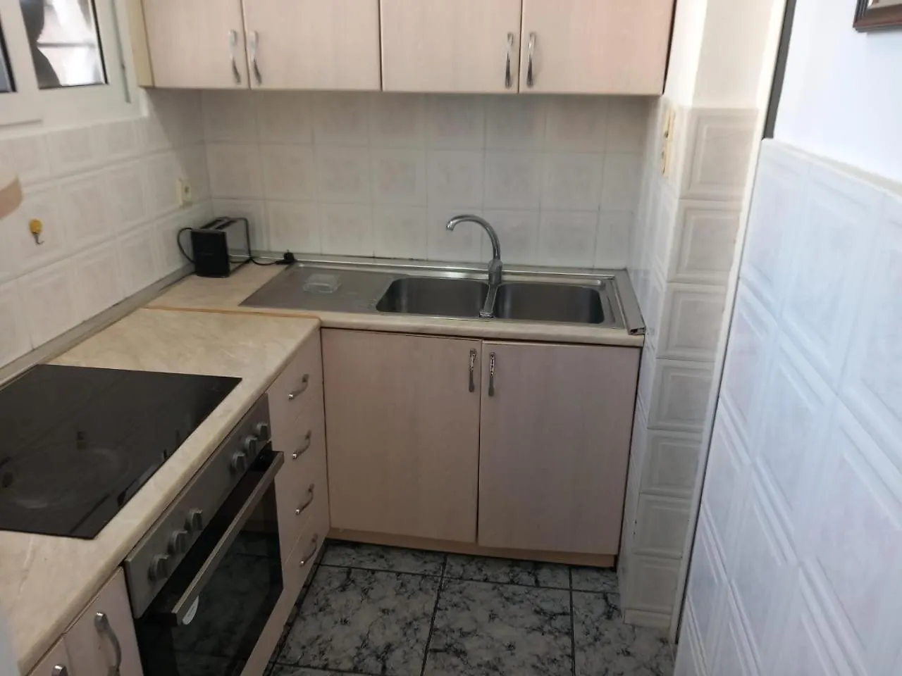 Apartments Kriss Tirana 0*,  Albania